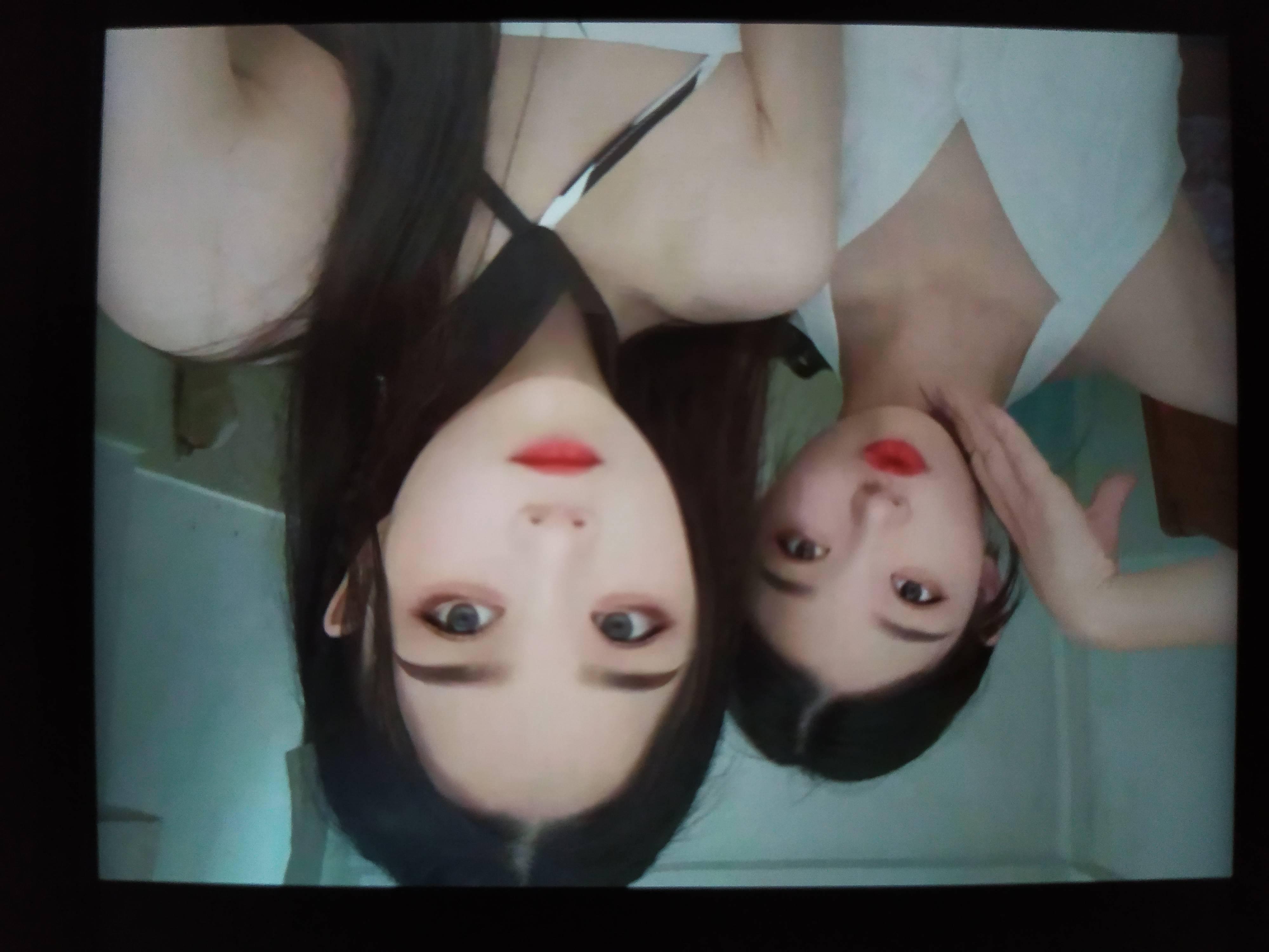 两闺蜜妹子