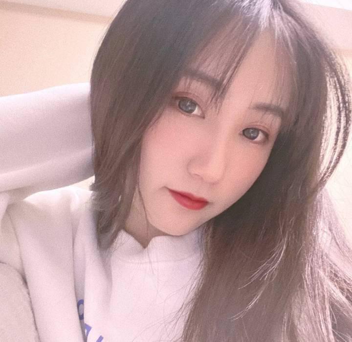 纯情小姐姐